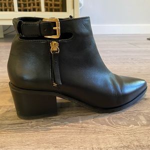 Geox Respia black leather ankle boots